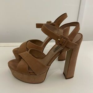 Steve Madden Brown Tan Suede Platform Heel size 7.5